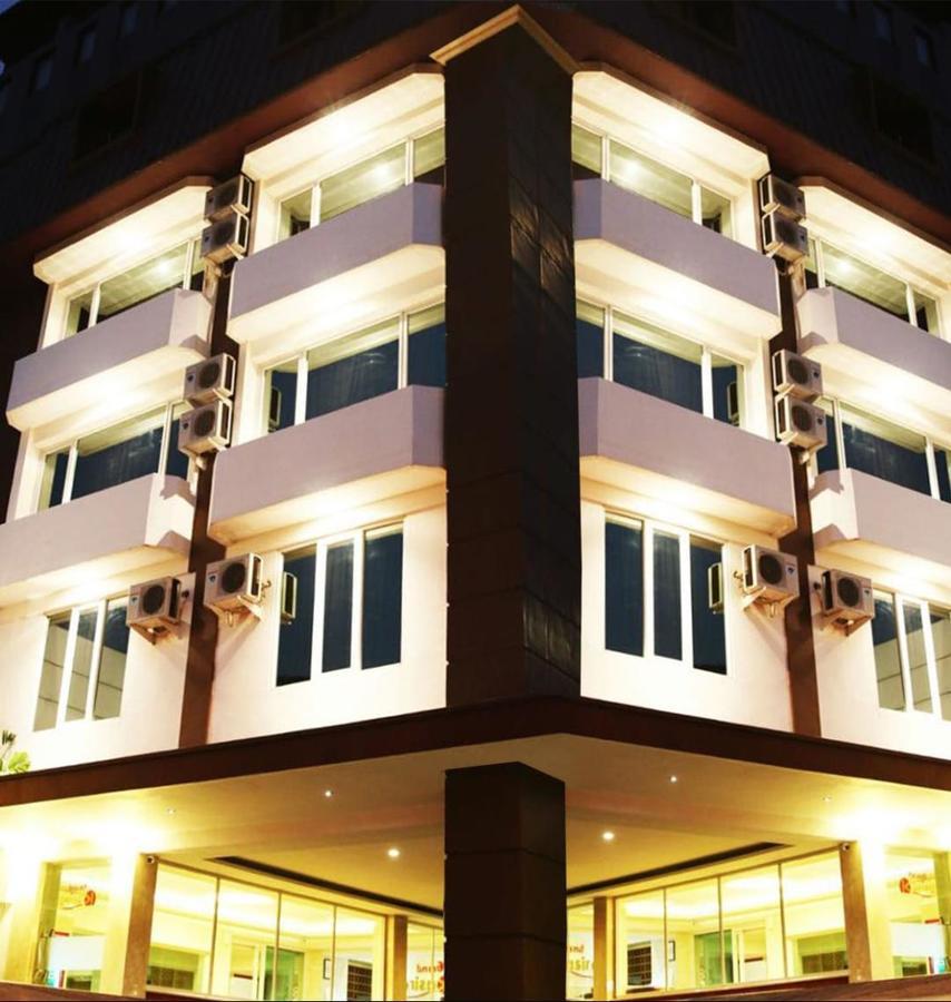 Grand Kasira Hotel Jakarta Exterior foto