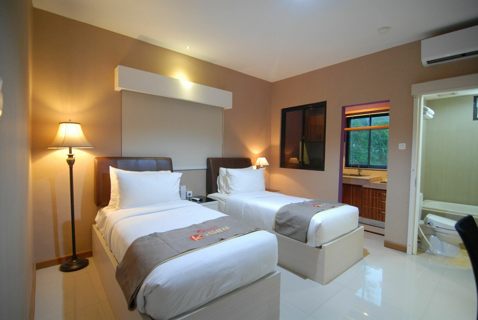 Grand Kasira Hotel Jakarta Exterior foto
