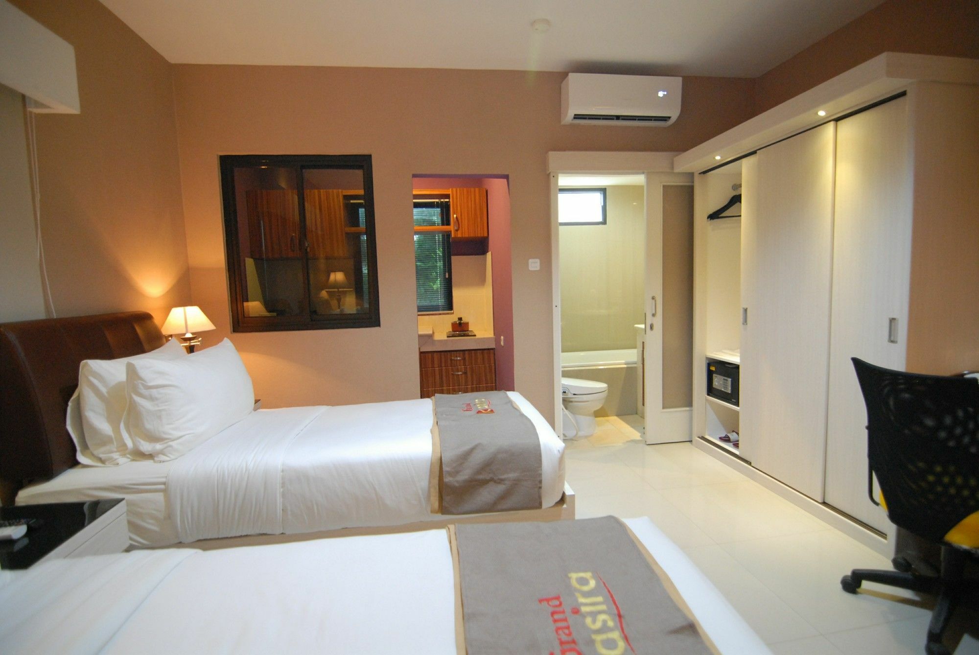 Grand Kasira Hotel Jakarta Exterior foto